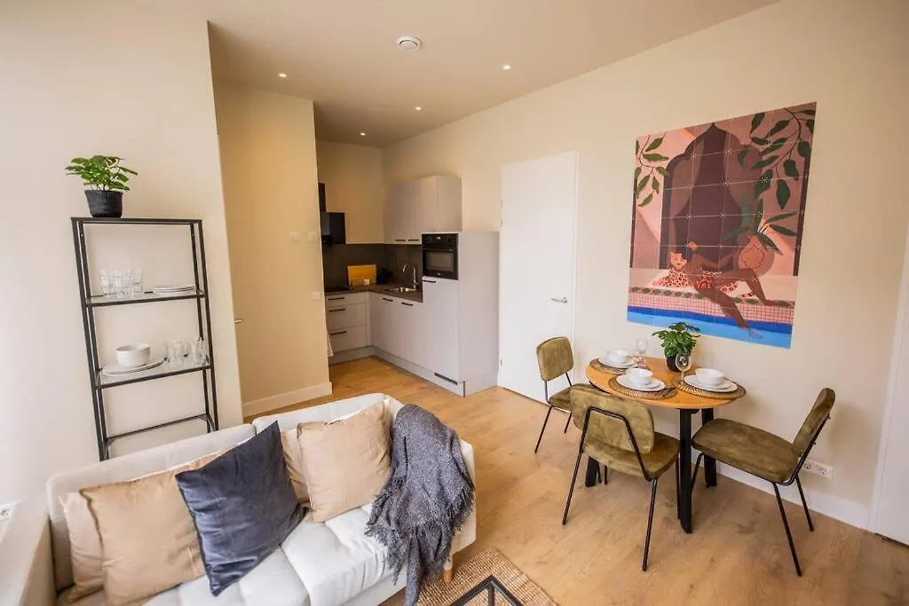 Delightful 2 Bedroom Serviced Apartment 54M2 -Mst40D- Rotterdam