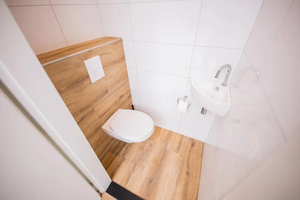 Delightful 2 Bedroom Serviced Apartment 54M2 -Mst40D- Rotterdam